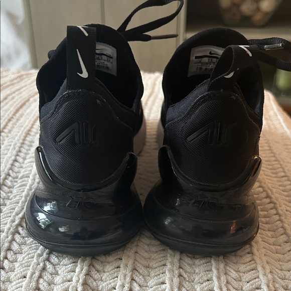 Nike Air Max 270 Black and White Shoes - Picture 4 of 7